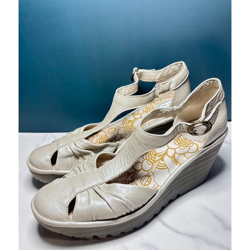 Fly London Yaya Metallic Champagne Leather Wedge Sandals T-Strap P500474016 39
